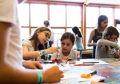 Arts-and-crafts-Lake-Rosseau-Camp