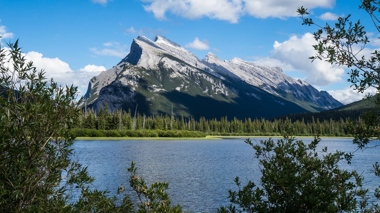 lake-3714662_1280